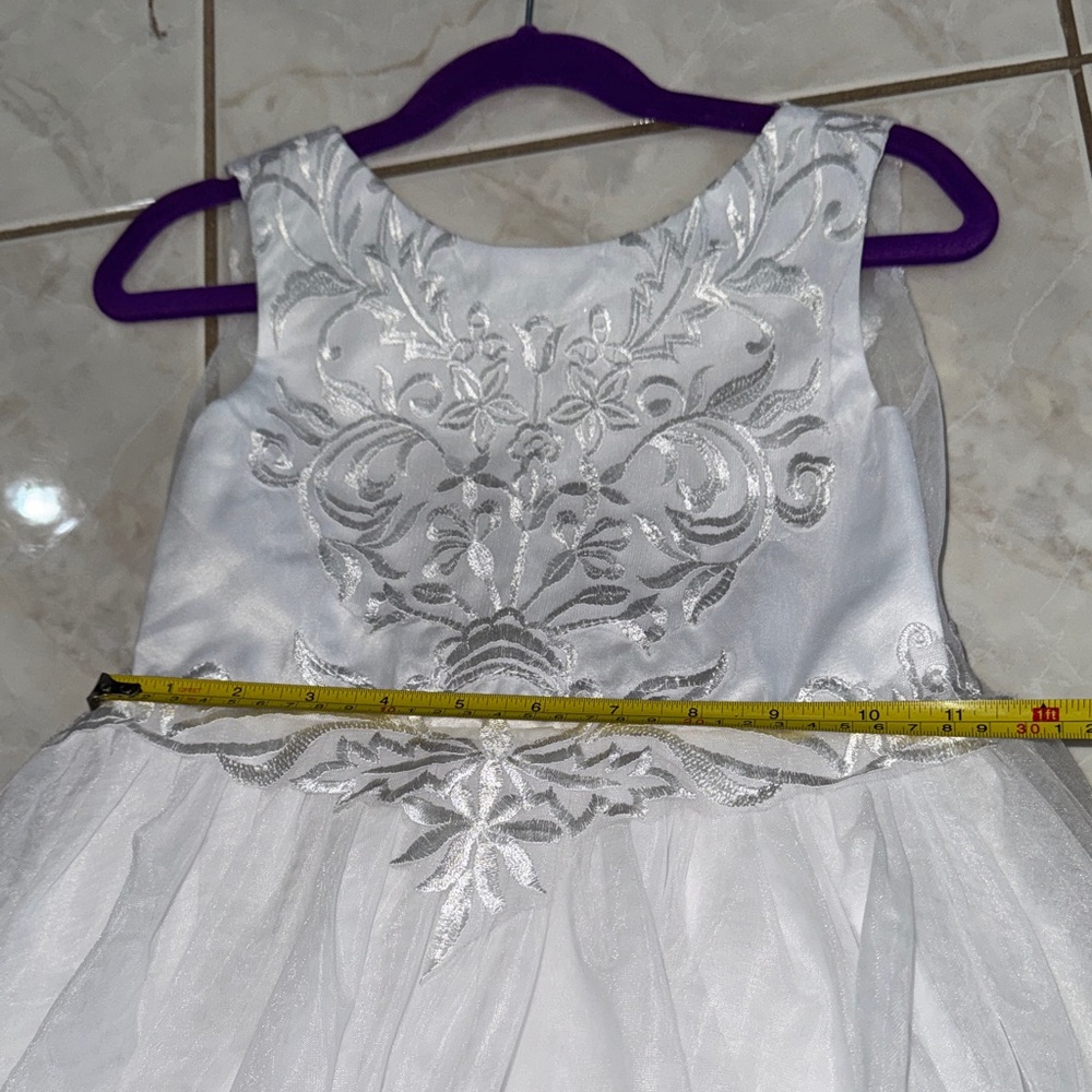 EUC- 1  Flower Girl Dresses- Elegant White Floral Kids Dress - Picture 8 of 8